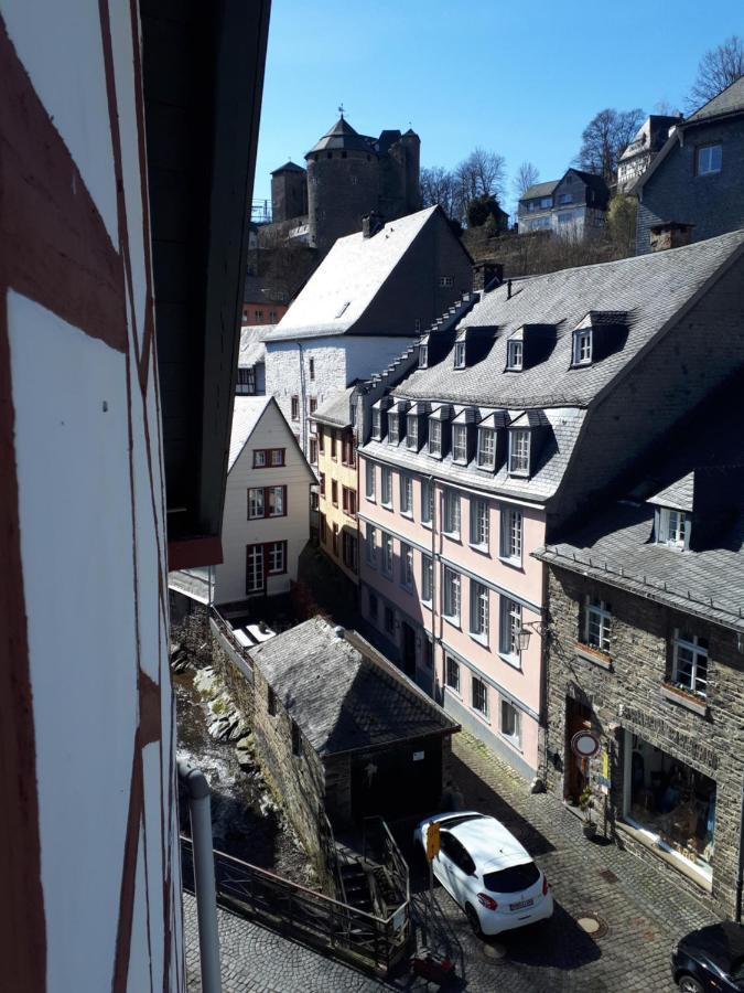 Uber Den Dachern Von Monschau Exteriér fotografie